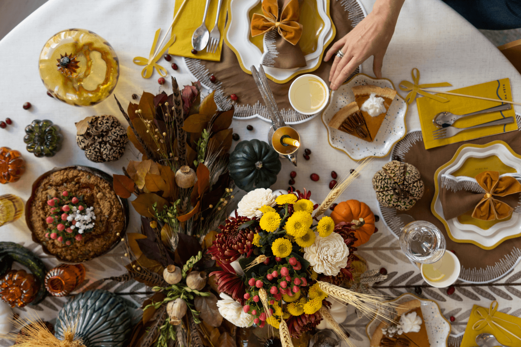 Favorite Tabletop Essentials To Set A Thanksgiving Table